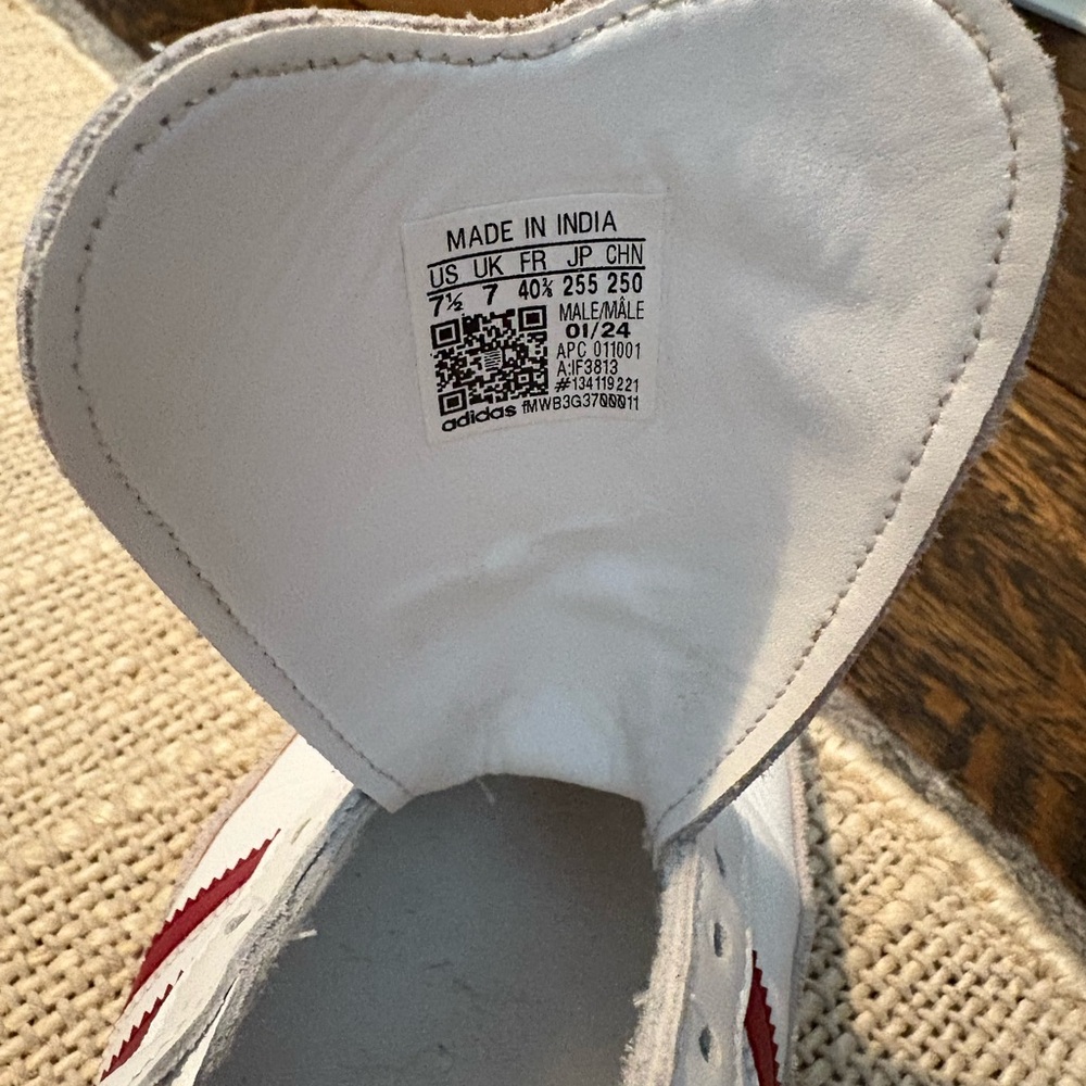New! Adidas Sambas White Sneakers with Red Stripes - Picture 4 of 4